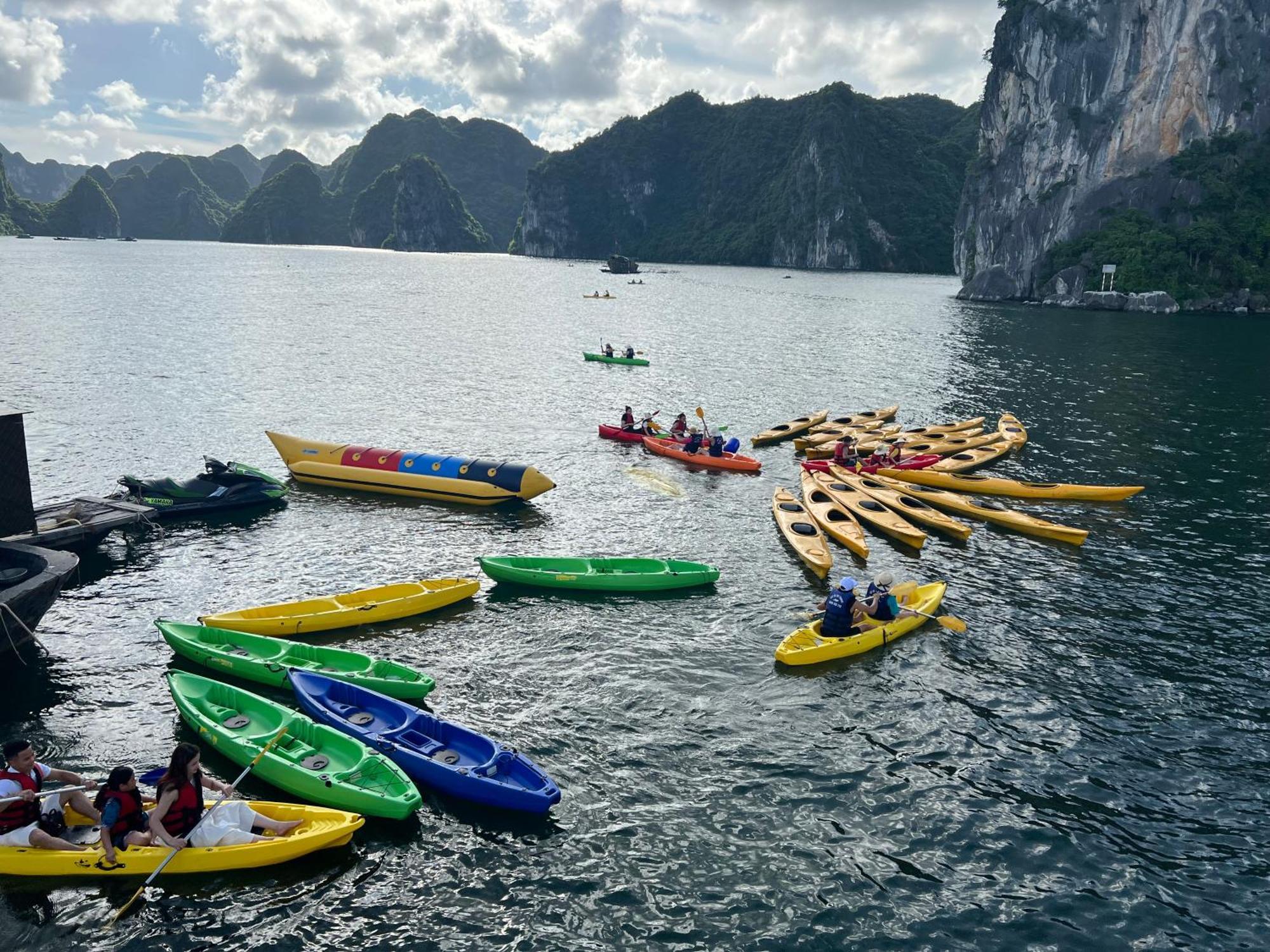 Mb Central Hotel Cat Ba Island ภายนอก รูปภาพ