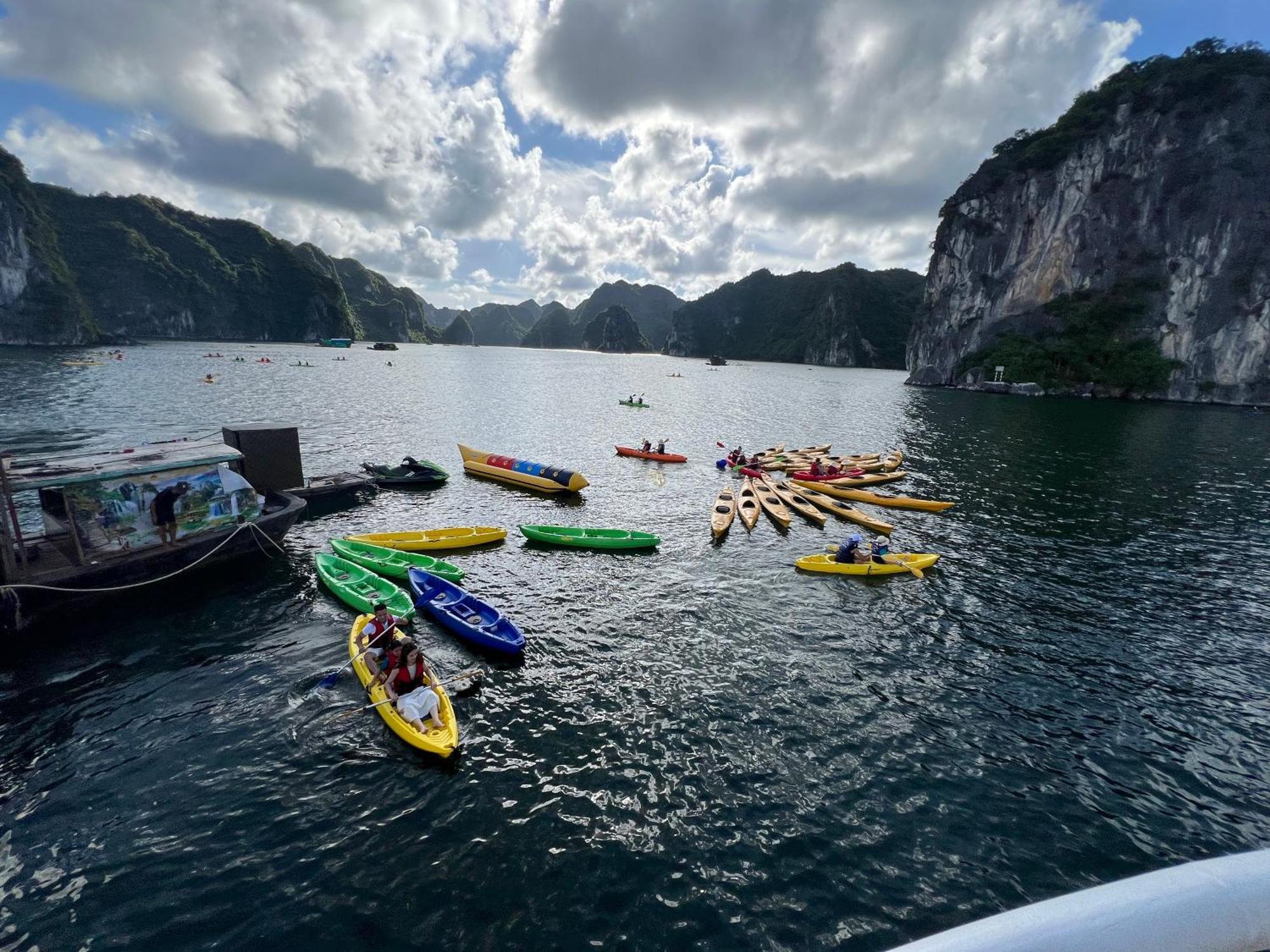 Mb Central Hotel Cat Ba Island ภายนอก รูปภาพ