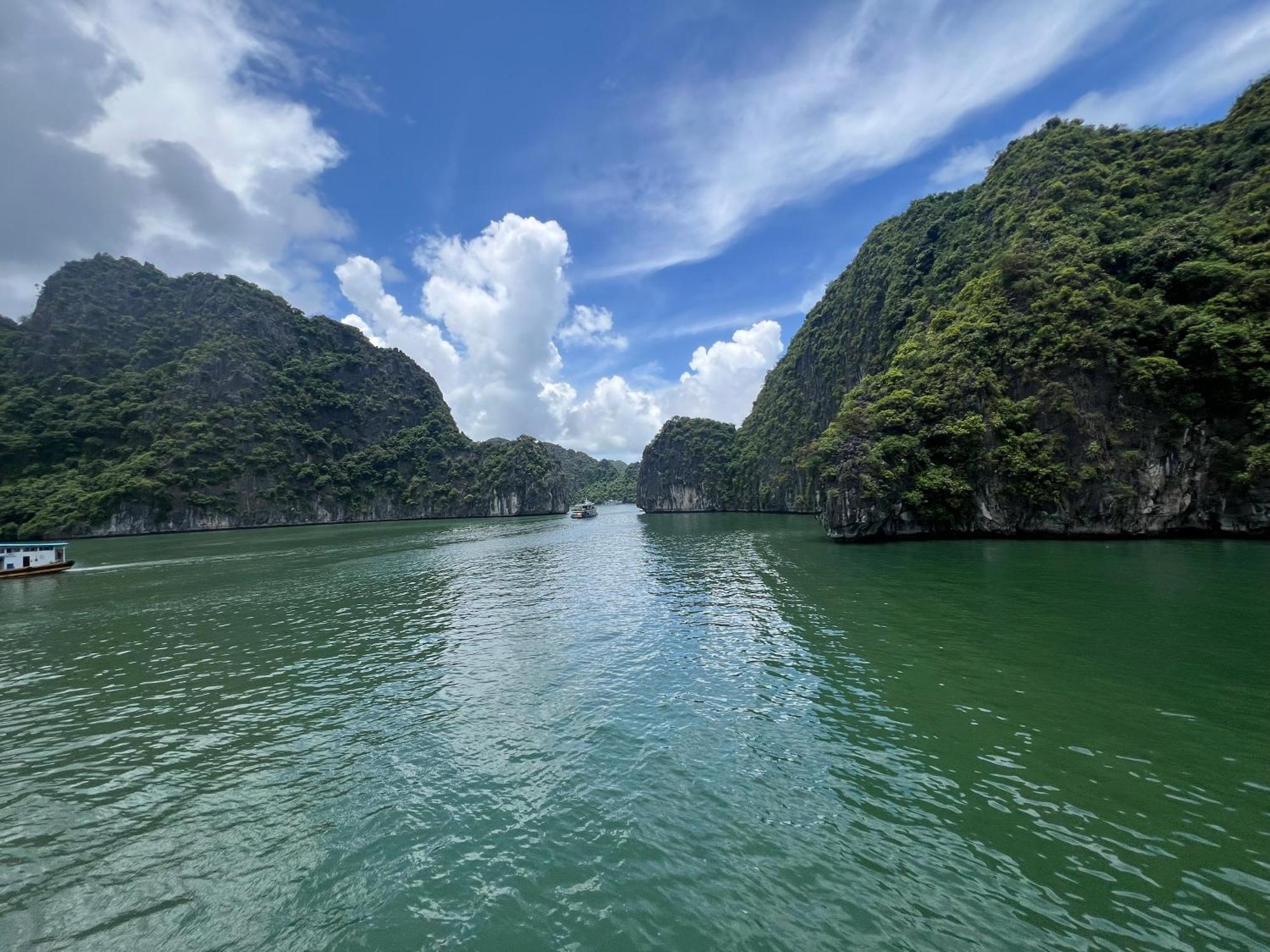 Mb Central Hotel Cat Ba Island ภายนอก รูปภาพ