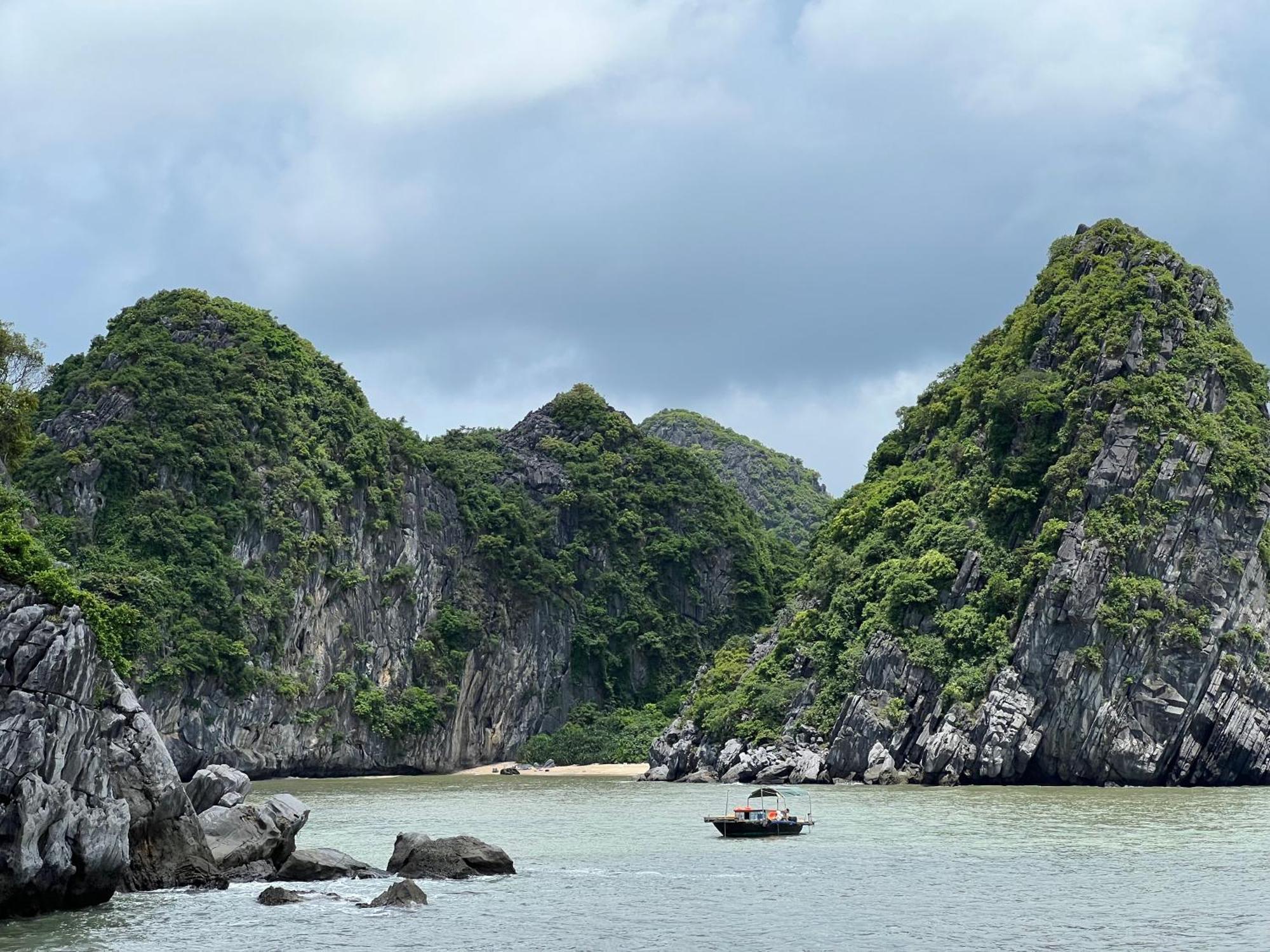 Mb Central Hotel Cat Ba Island ภายนอก รูปภาพ