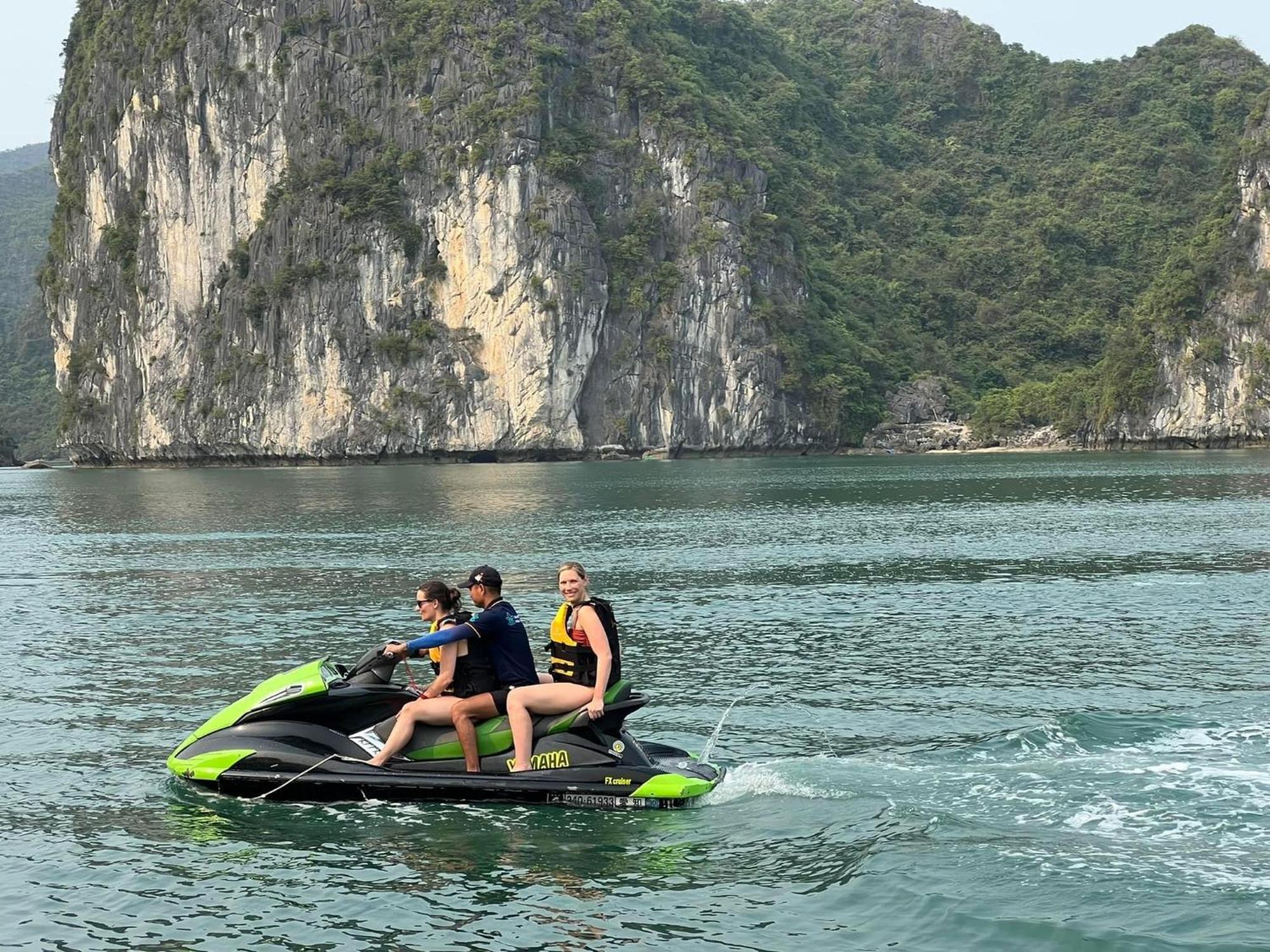 Mb Central Hotel Cat Ba Island ภายนอก รูปภาพ